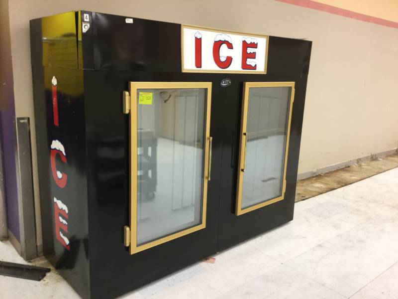 lot 163 image: Leer L100UAGX Ice Merchandiser