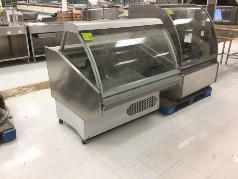 lot 181 image: Lowe VS130 Service Deli Case