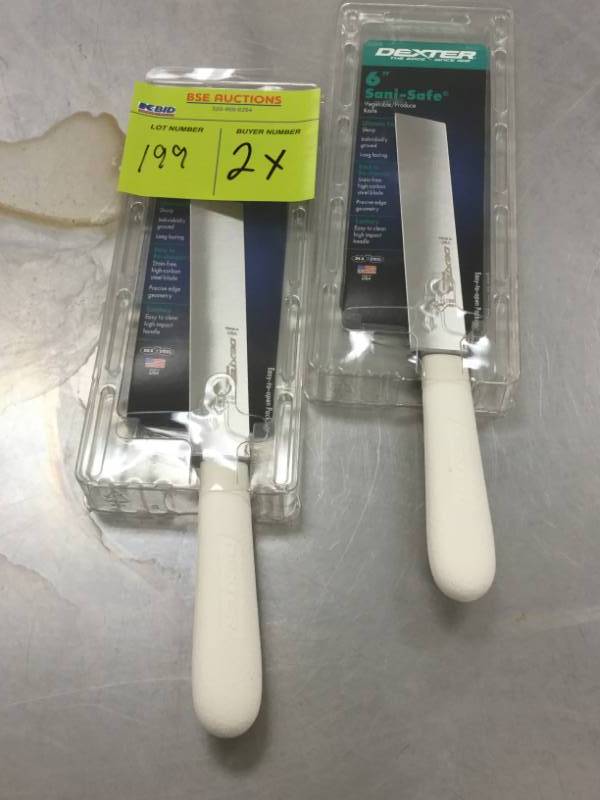 lot 199 image: New Knives