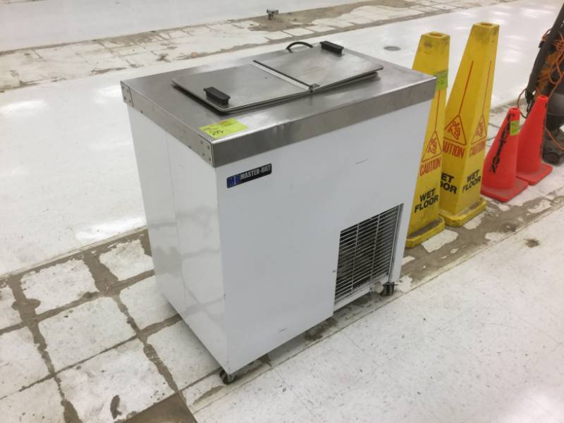 lot 236 image: Masterbilt Ice Cream Freezer