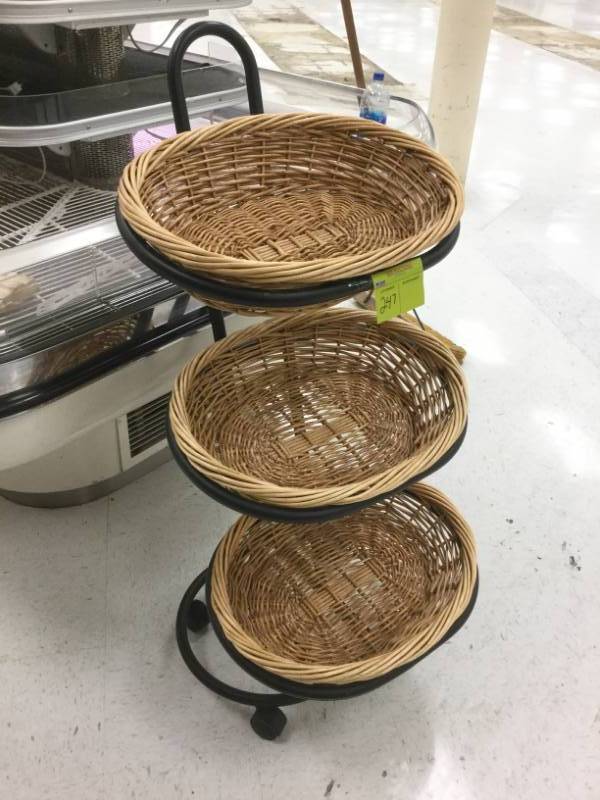 lot 247 image: Basket Display