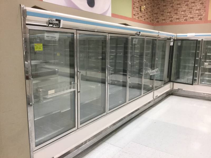 lot 253 image: 7 Doors KysorWarren LV5H1 Glass Freezers