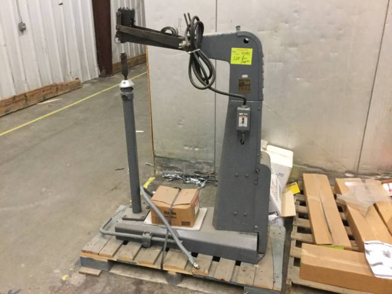 lot 328 image: Bostitch Box Stapler