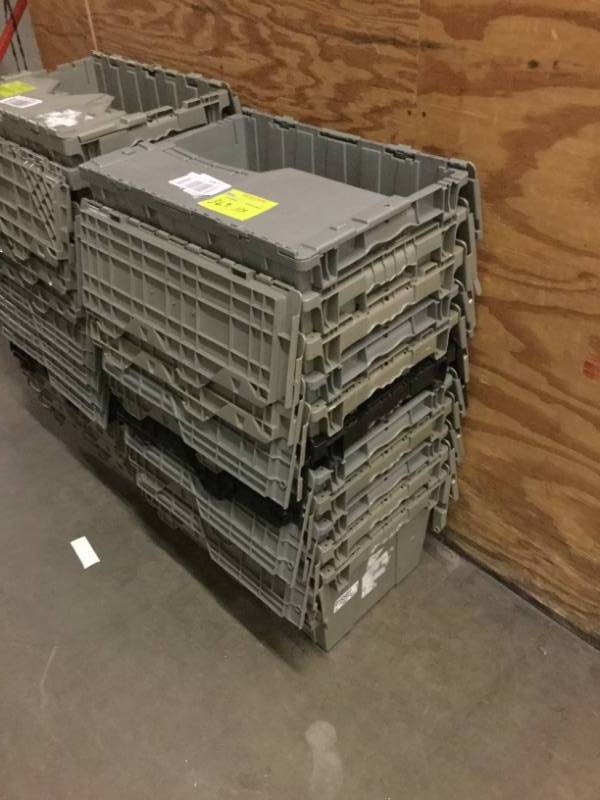 lot 369 image: Totes