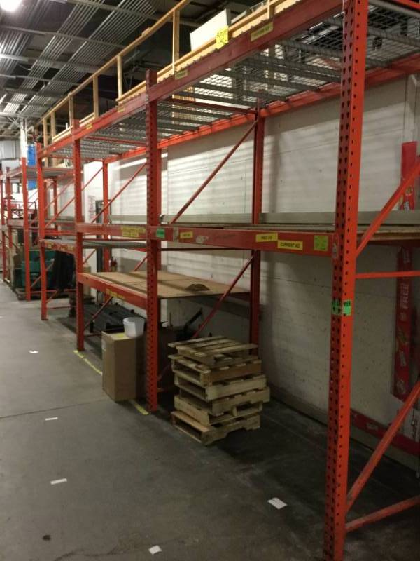 lot 370 image: Pallet Racking