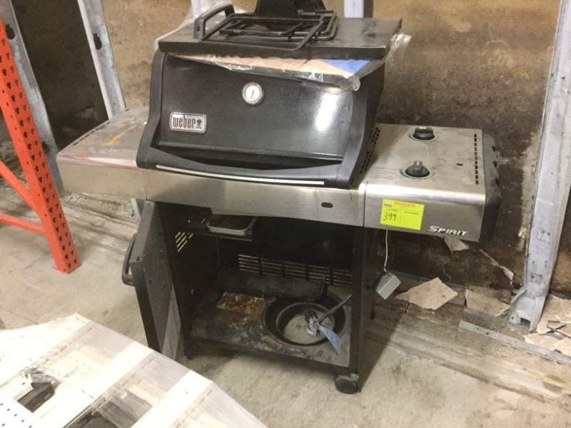 lot 399 image: Gas Grill
