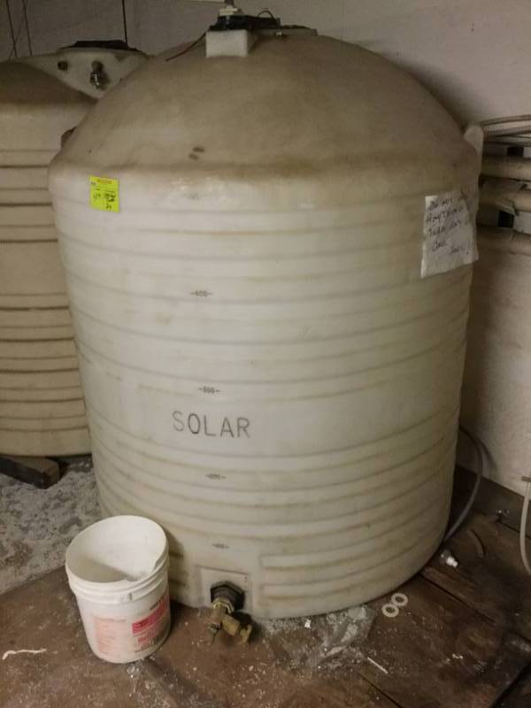 lot 419 image: 500 Gallon Storage Tanks