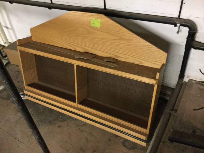 lot 426 image: End Display