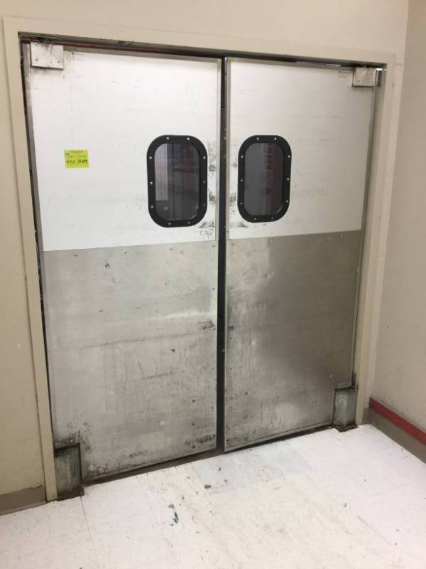 lot 440 image: Double Acting Doors