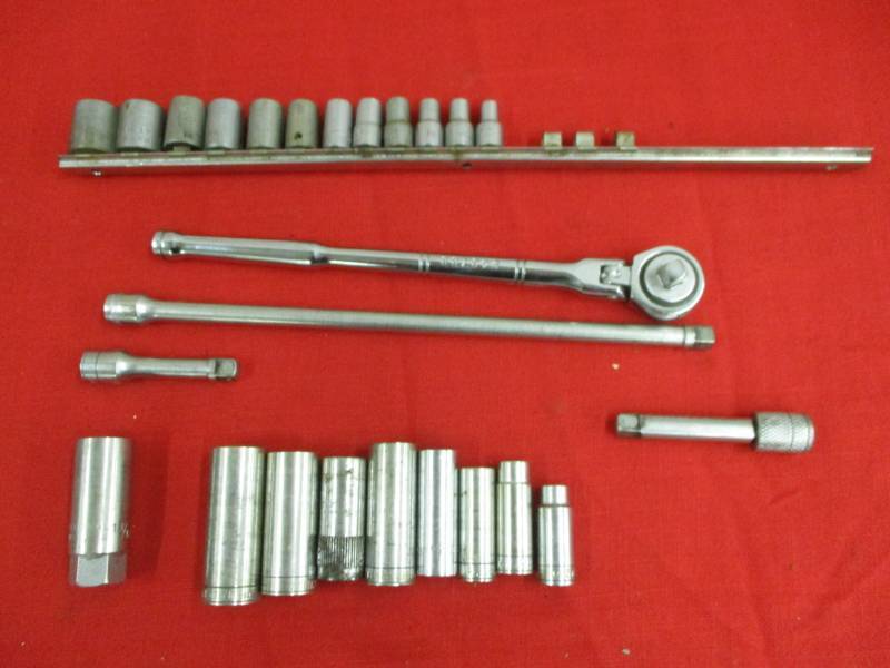 lot 17 image: Completesocket set of 38 drive, 6mm-19mm shallow sockets and 38-1316 deep well sockets and NEW Craftman Racket