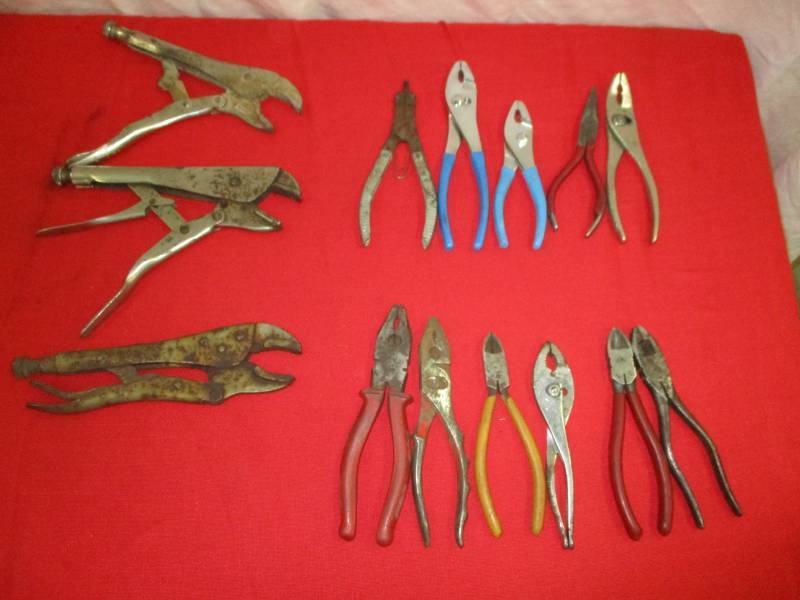 lot 23 image: Vise grips, Pliers, and side cutters