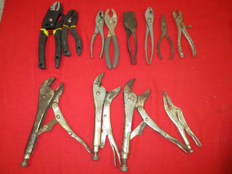 lot 24 image: Pliers, and vise grips