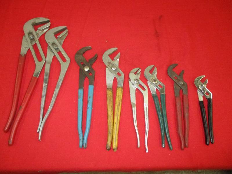 lot 26 image: Large set of Channel Lock Pliers