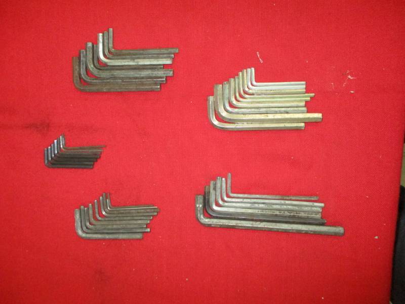 lot 32 image: Assorted sets of Allen wrenches