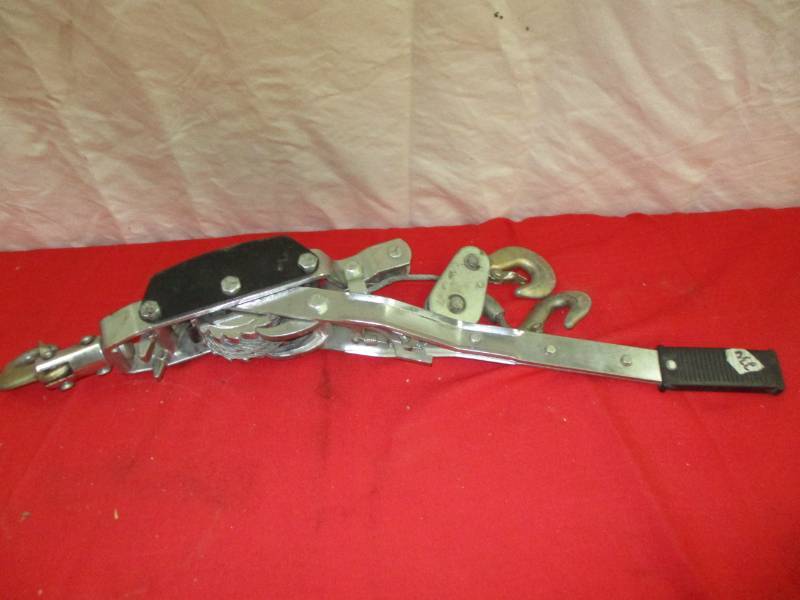 lot 51 image: Heavy Duty Large Cum-a -long