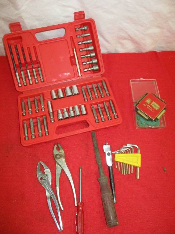 lot 55 image: Socket, screwdriver and drill bits and other tools