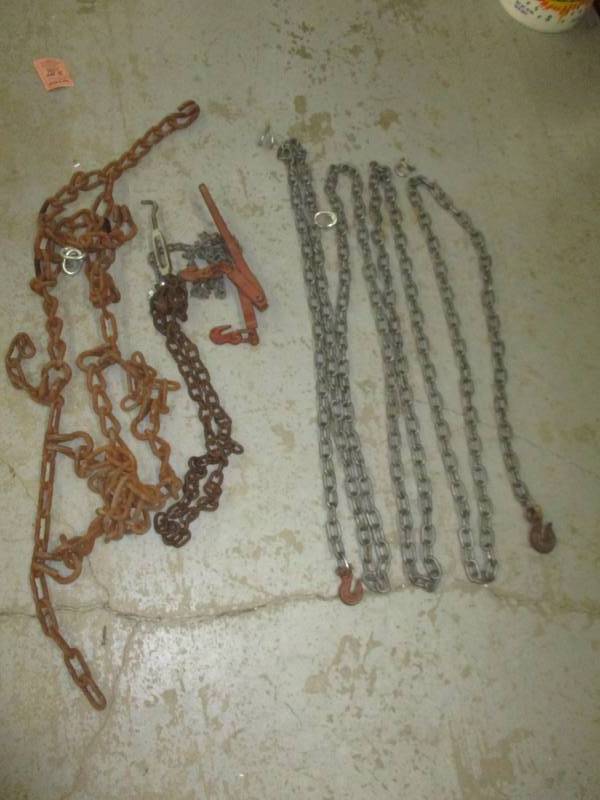 lot 71 image: Chains and chain binder (26 log chain)