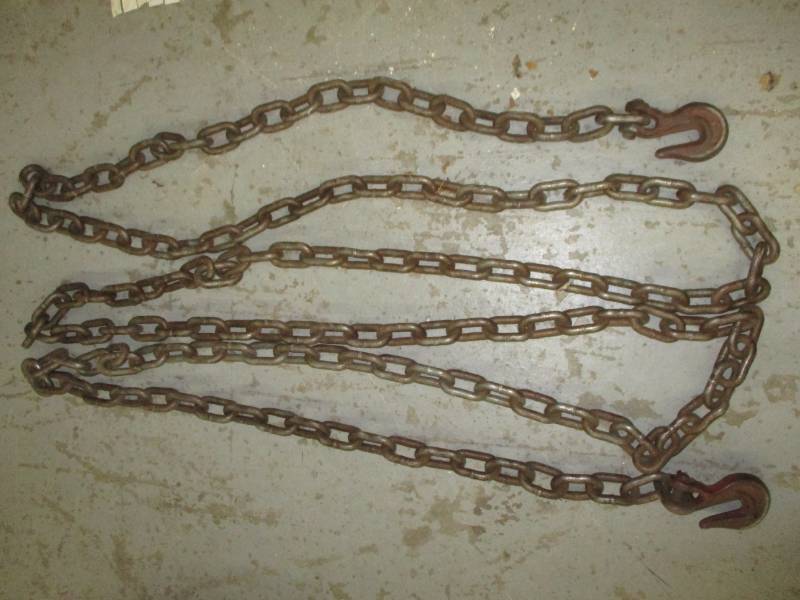 lot 72 image: 20 Log Chain