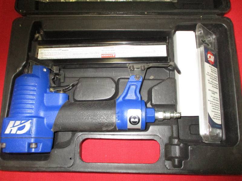 lot 88 image: Air Brad Nailer with nails