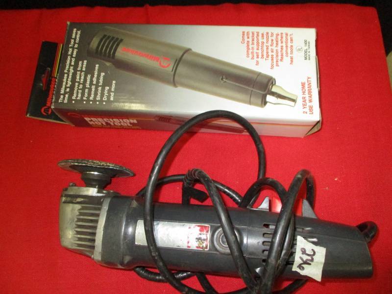 lot 90 image: 4 Angle grinder and Hot Tool