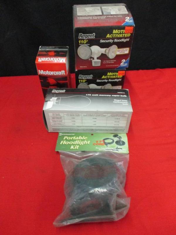 lot 92 image: Motion Lights, Mercury light, Flood light