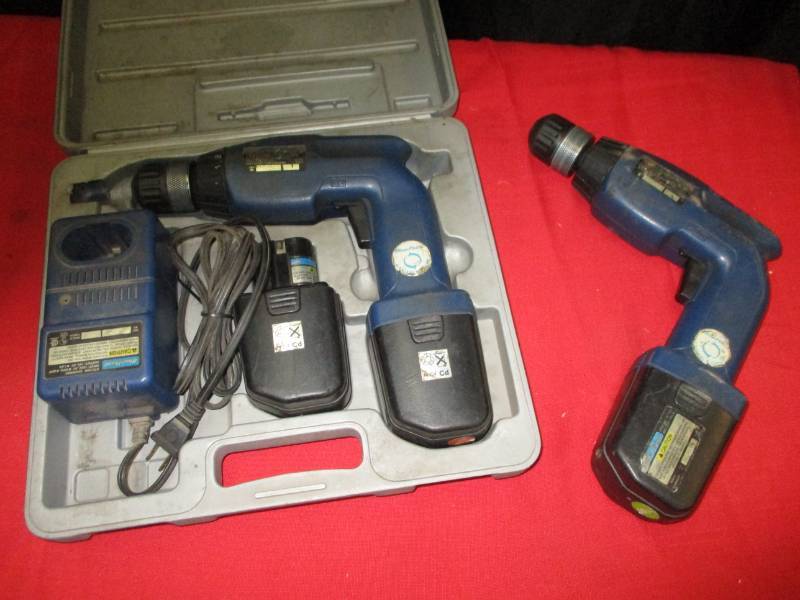 lot 93 image: 2Cordless Blue Point with 3 batteries and charger 12v