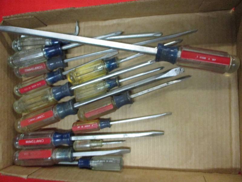 lot 96 image: Screw Drivers