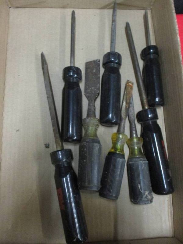 lot 97 image: Screw Drivers