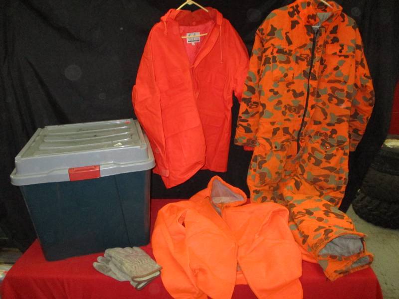 lot 111 image: Hunting Clothes in tote