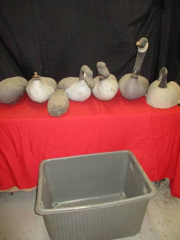 lot 114 image: Goose Decoys