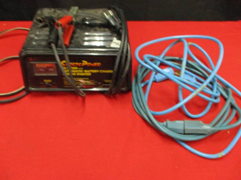 lot 116 image: Battery Charger