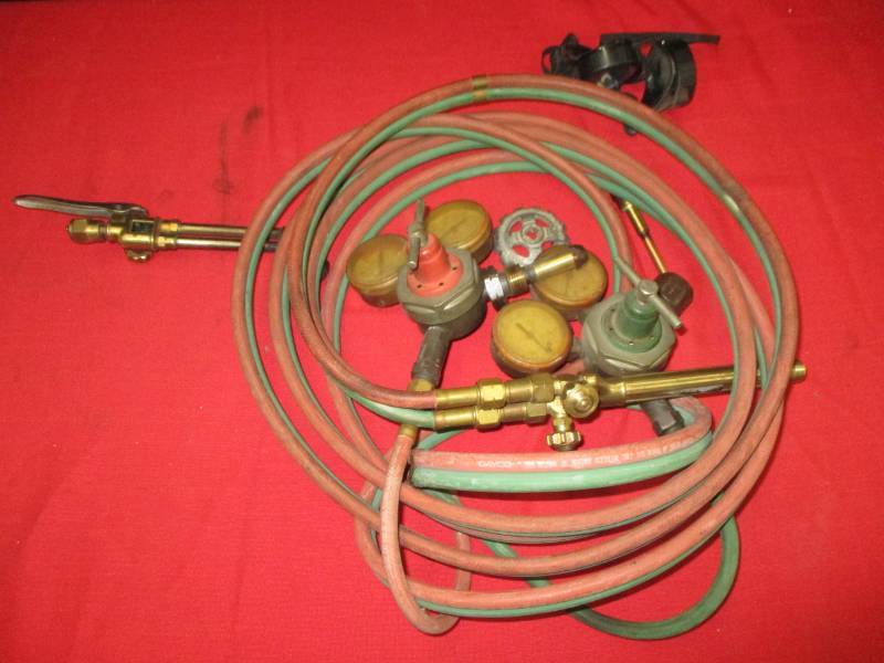 lot 120 image: Welding Hoses