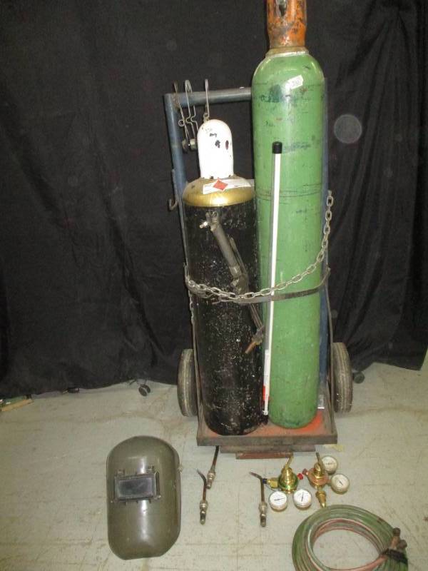 lot 130 image: Acetylene, Oxygen, Hoses, Cutting tourch, and Misc. Tips