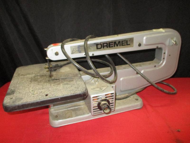 lot 143 image: Dremel Scroll Saw