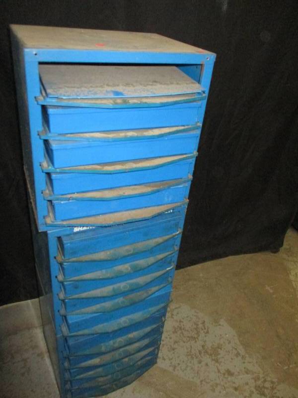 lot 156 image: Organizers