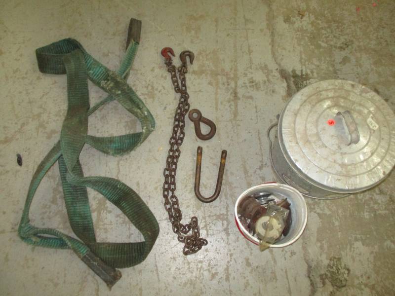 lot 169 image: Little Garbage Can, Pulley, Tow Rope, Log Chain