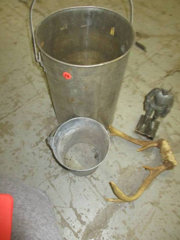 lot 171 image: Metal Buckets, Deer Antlers