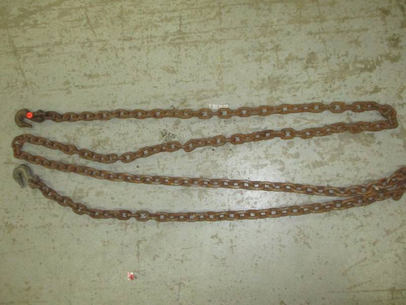 lot 172 image: 17 Log Chain