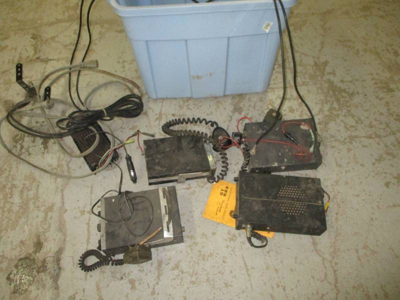 lot 174 image: CB Radios