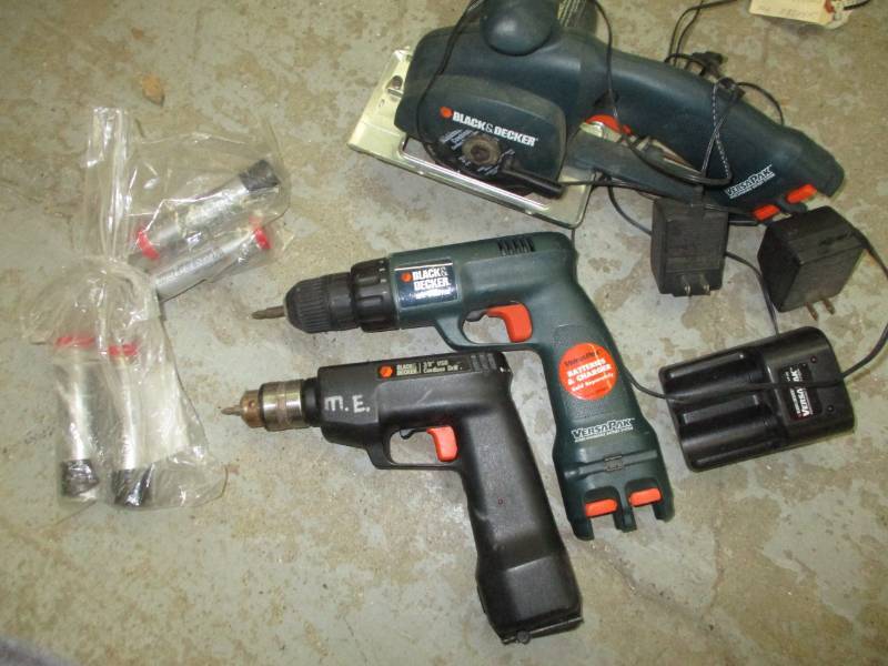 lot 181 image: Cordless Drills and Skillsaw