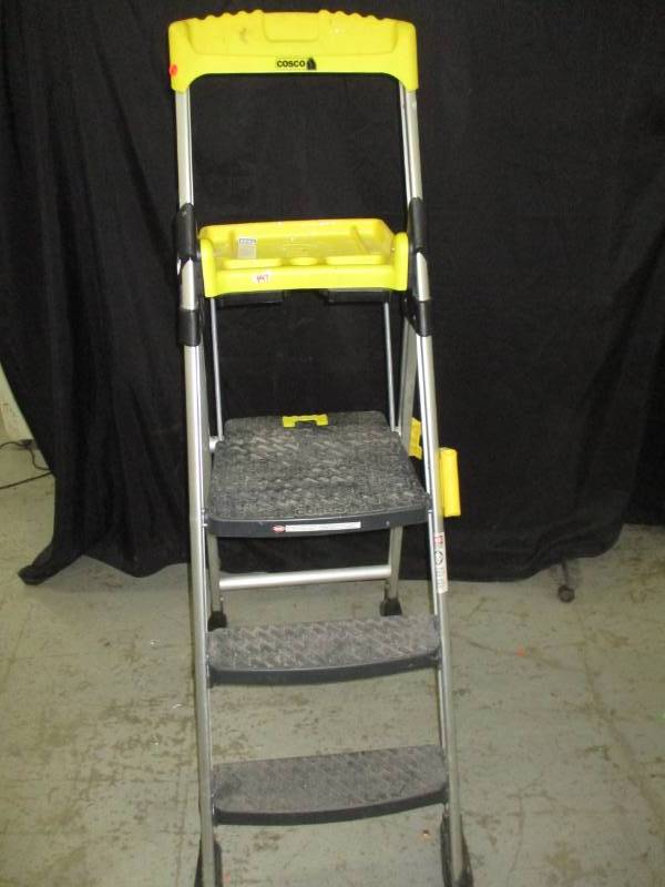 lot 197 image: 5 Cosco Ladder