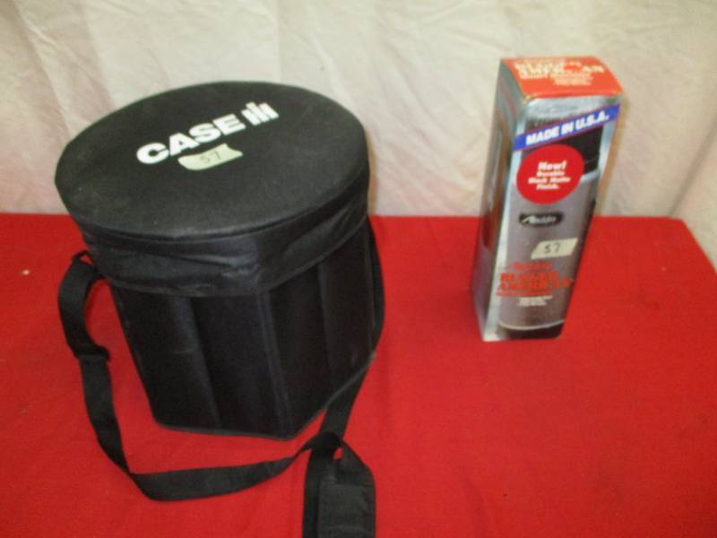lot 199 image: Case IH Cooler and New Aladdin Thermos