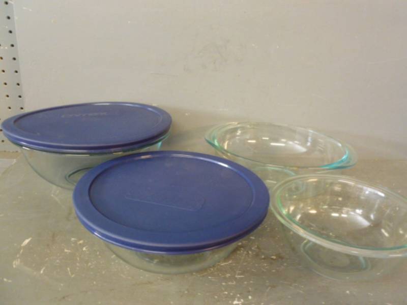 Pyrex Set