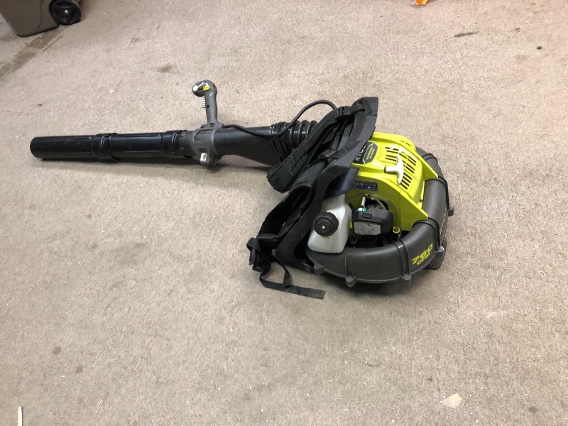 lot 106 image: Ryobi  175 MPH 760 CFM 38cc Gas Backpack Leaf Blower in working conditions