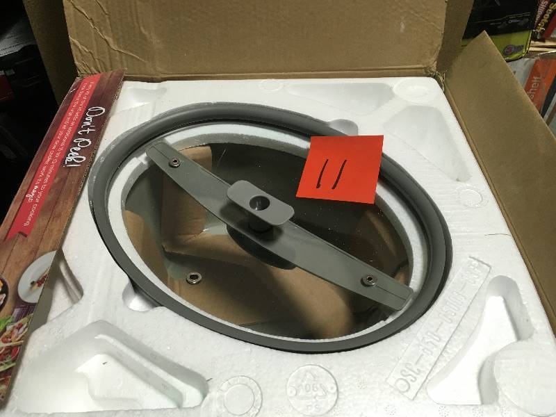 BLACKDECKER 7 Qt. Digital and Programmable Slow Cooker with Locking Lid in Stainless Steel in like new condition
