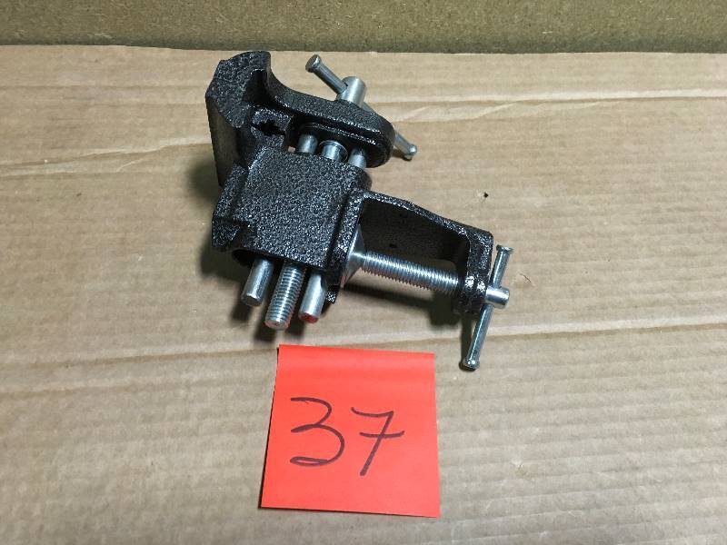 BESSEY 3 in. Clamp-On Vise   in like new condition