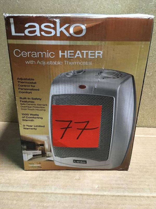 Lasko 9.2 in. 1500-Watt Electric Portable Ceramic Compact Heater USED in good condition