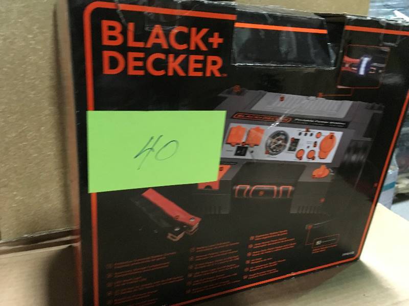 lot 40 image: BLACKDECKER 500-Watt Portable Power Station in like new condition