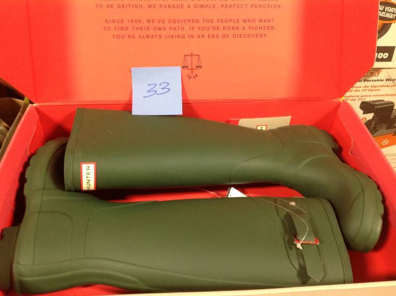 lot 33 image: Hunter Womens Original Tall Rain Boots, Hunter Green, Size 6 not used