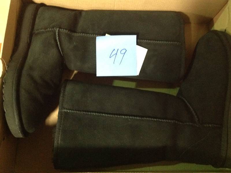 lot 49 image: UGG Classic TALL 2 Ladies BootsBlackSize 7Water Resistant not used